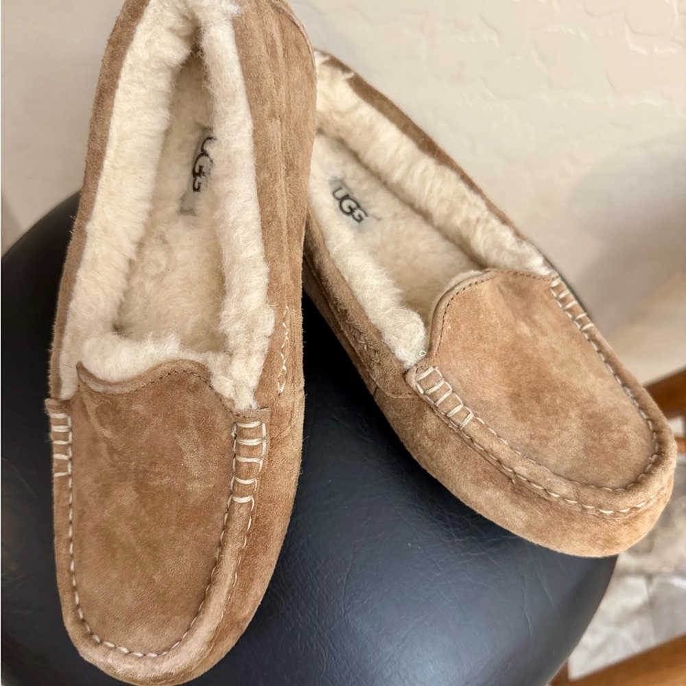 UGG Women's Tan Suede Slippers NWOT